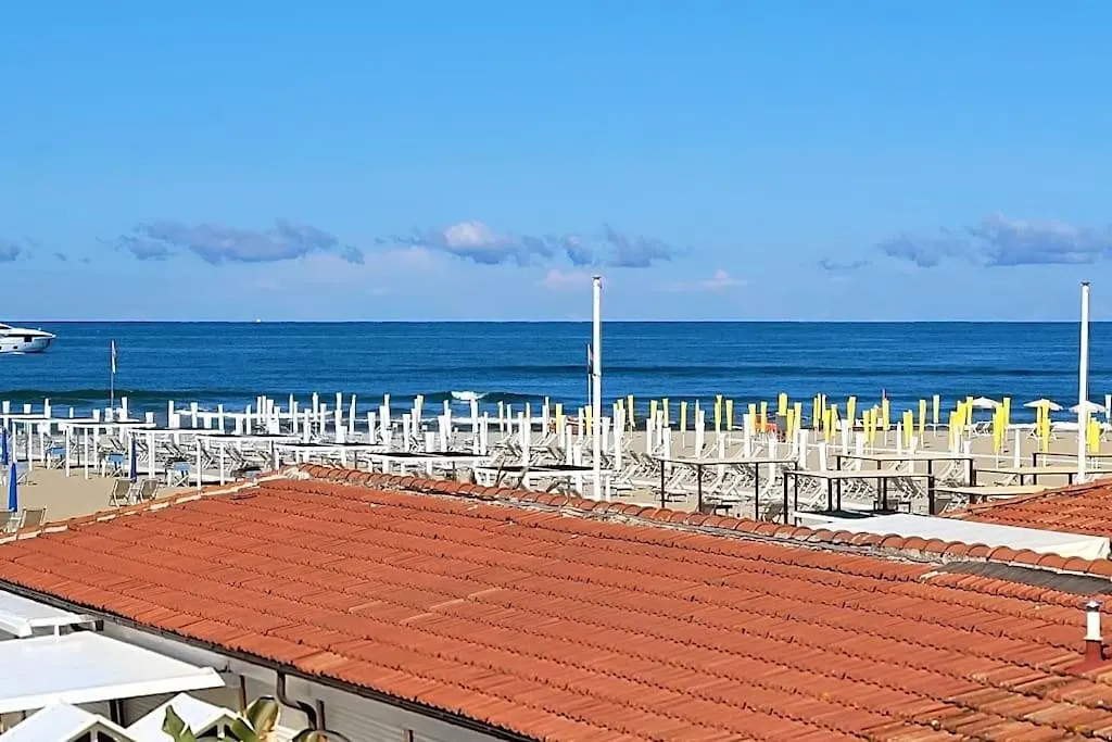 Apartment Casa Amedeo - Appartamento In Passeggiata Viareggio